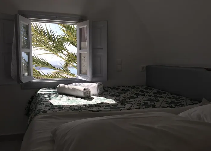 크리스토스 아파트먼츠 *