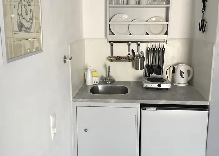 크리스토스 아파트먼츠