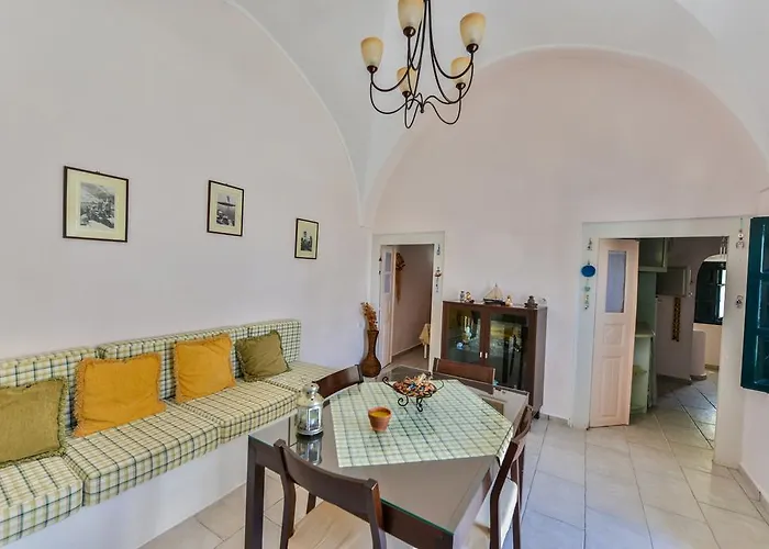 크리스토스 아파트먼츠 이아