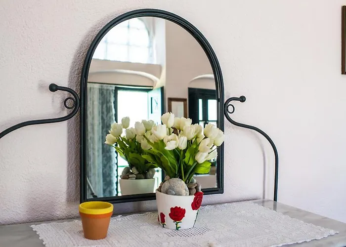 크리스토스 아파트먼츠