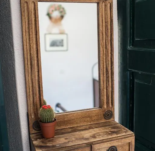 크리스토스 아파트먼츠